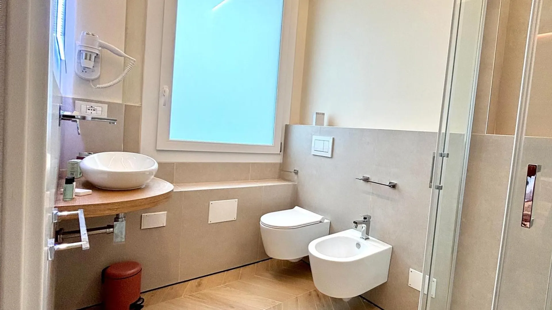 בית הארחה Reno Suite בולוניה